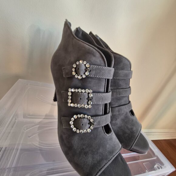 White House Black Market Grey Booties, Suede, Size 8 1/2 - Picture 7 of 10